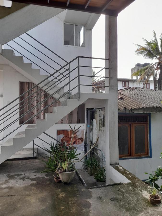 Hotel Remember Hikkaduwa Esterno foto